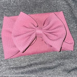 Mauve headband with bow